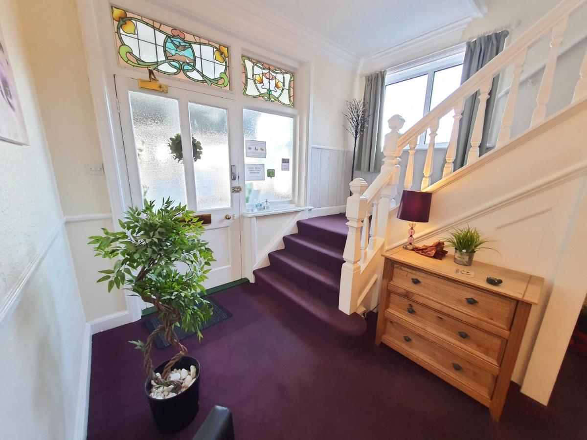 Caxton House Bed & Breakfast Скегнес Екстериор снимка