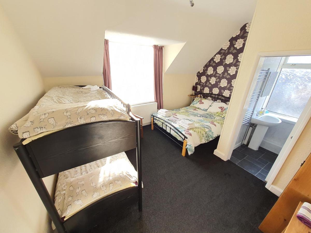 Caxton House Bed & Breakfast Скегнес Екстериор снимка