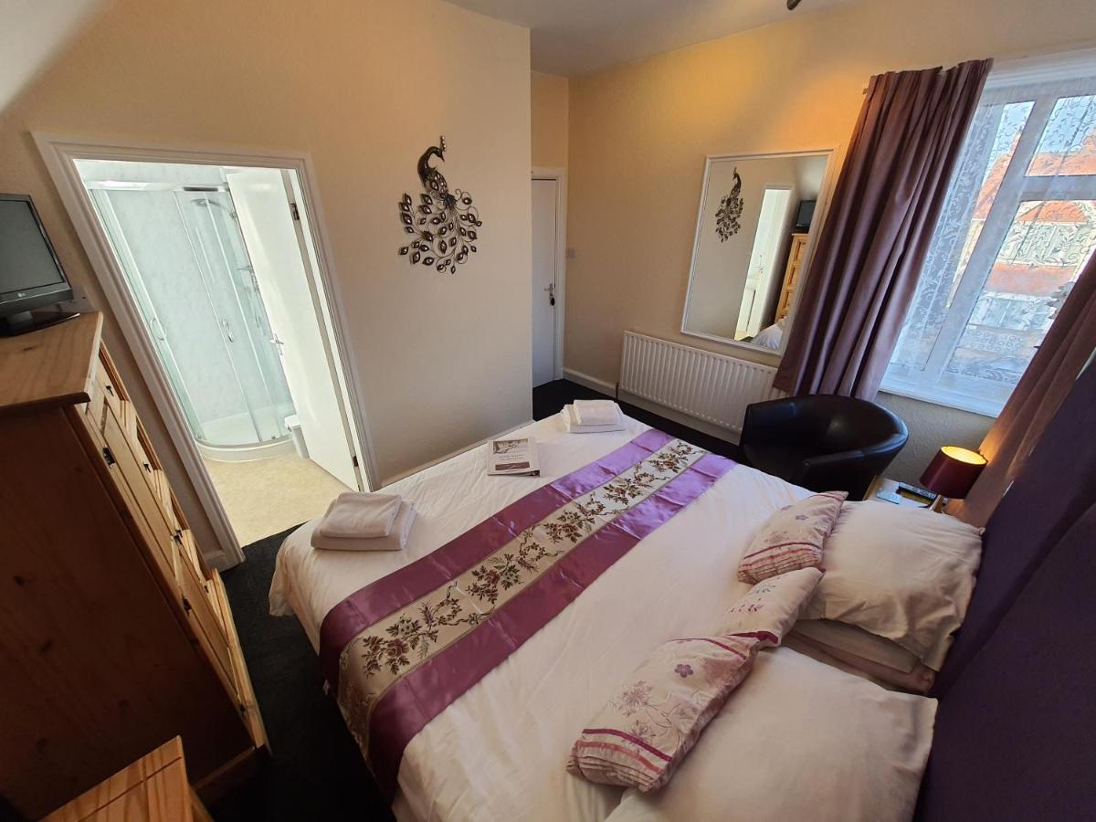 Caxton House Bed & Breakfast Скегнес Екстериор снимка