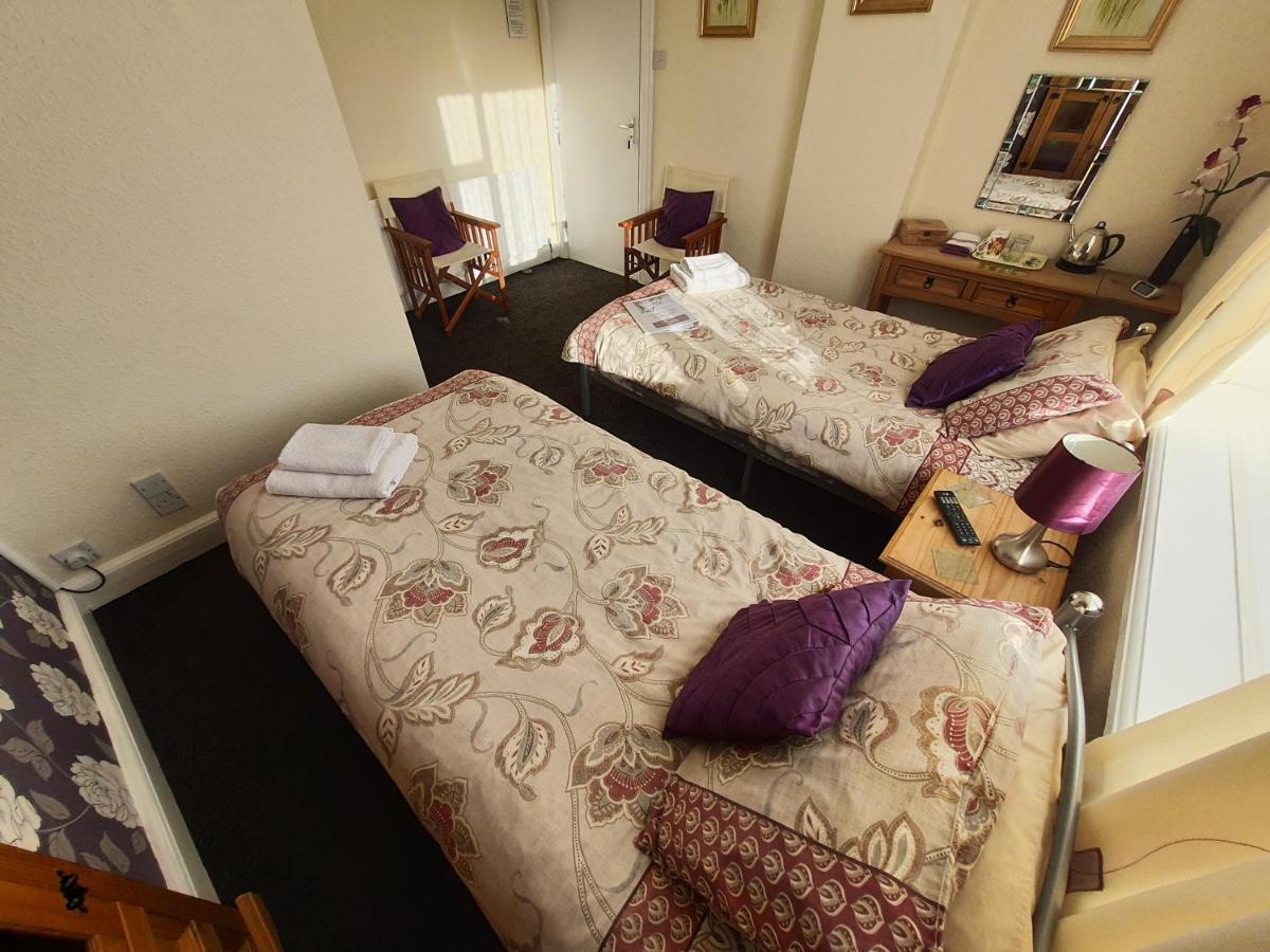 Caxton House Bed & Breakfast Скегнес Екстериор снимка