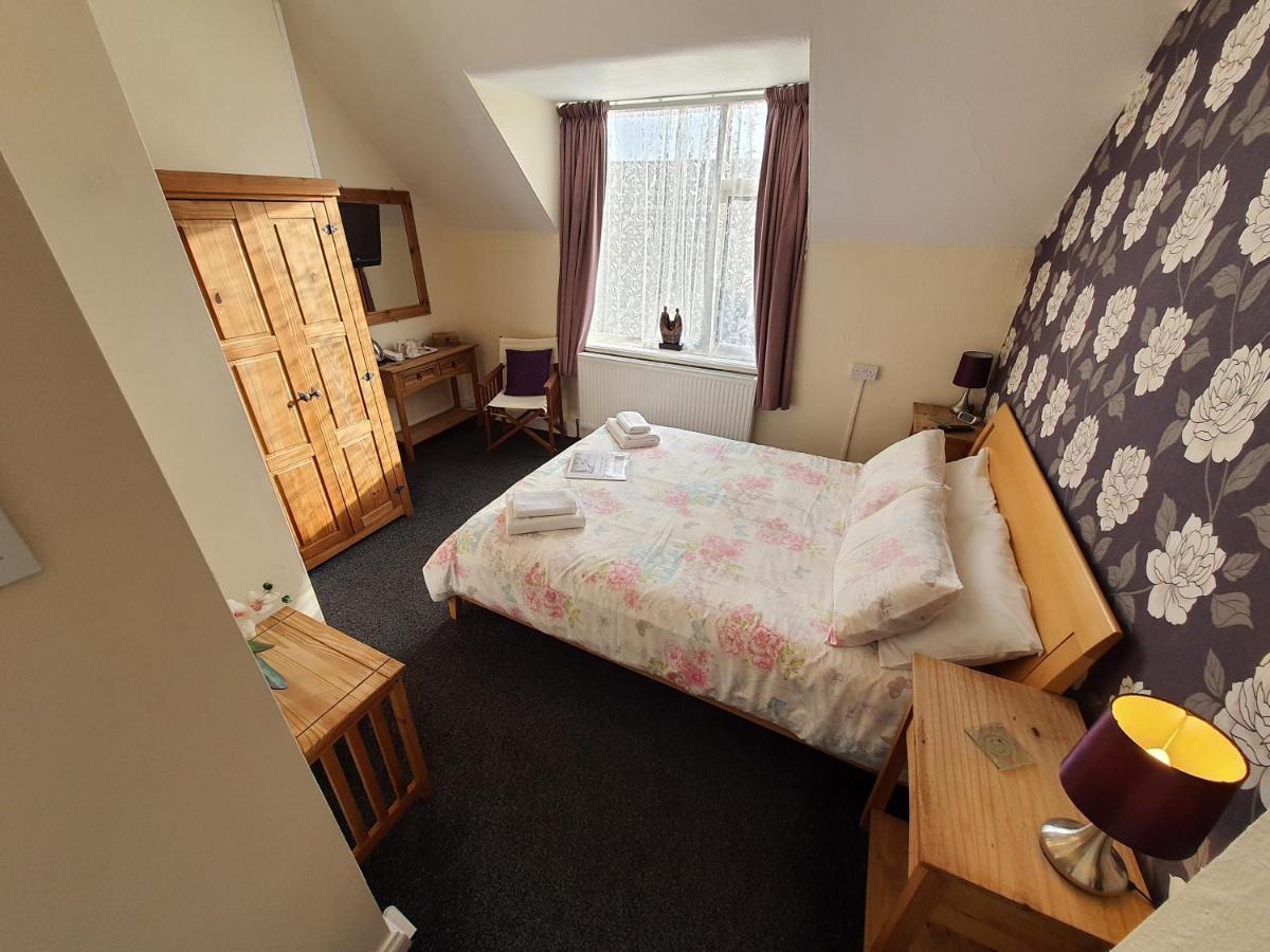 Caxton House Bed & Breakfast Скегнес Екстериор снимка